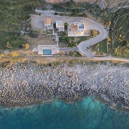 Alkyon Seaside Apartment